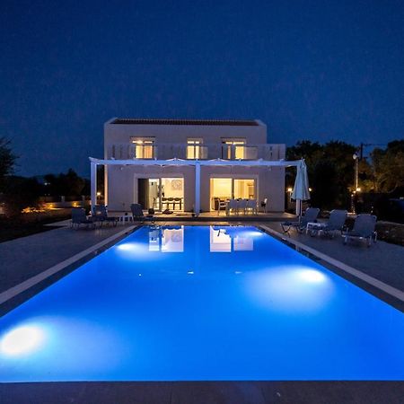 Villa Boviana With Private Swimming PoolAgios Sostis  エクステリア 写真