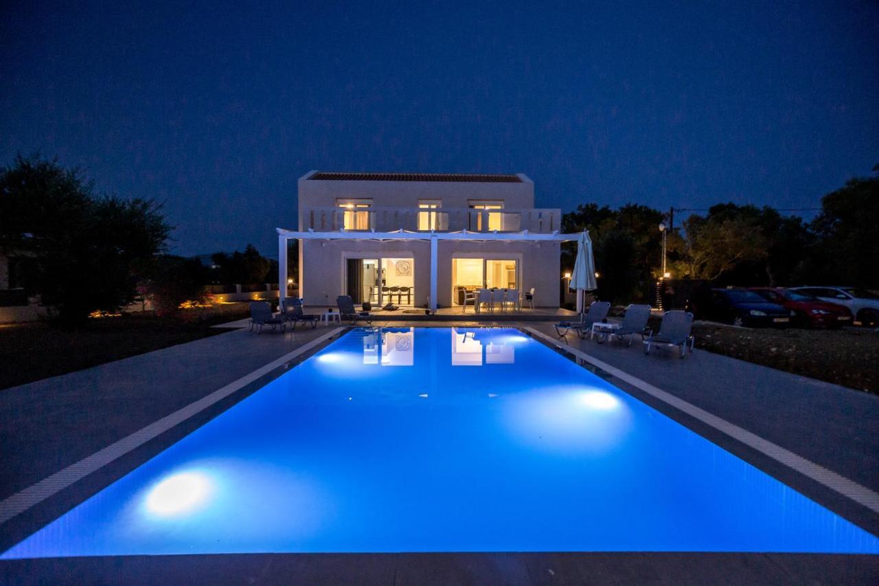 Villa Boviana With Private Swimming PoolAgios Sostis  エクステリア 写真