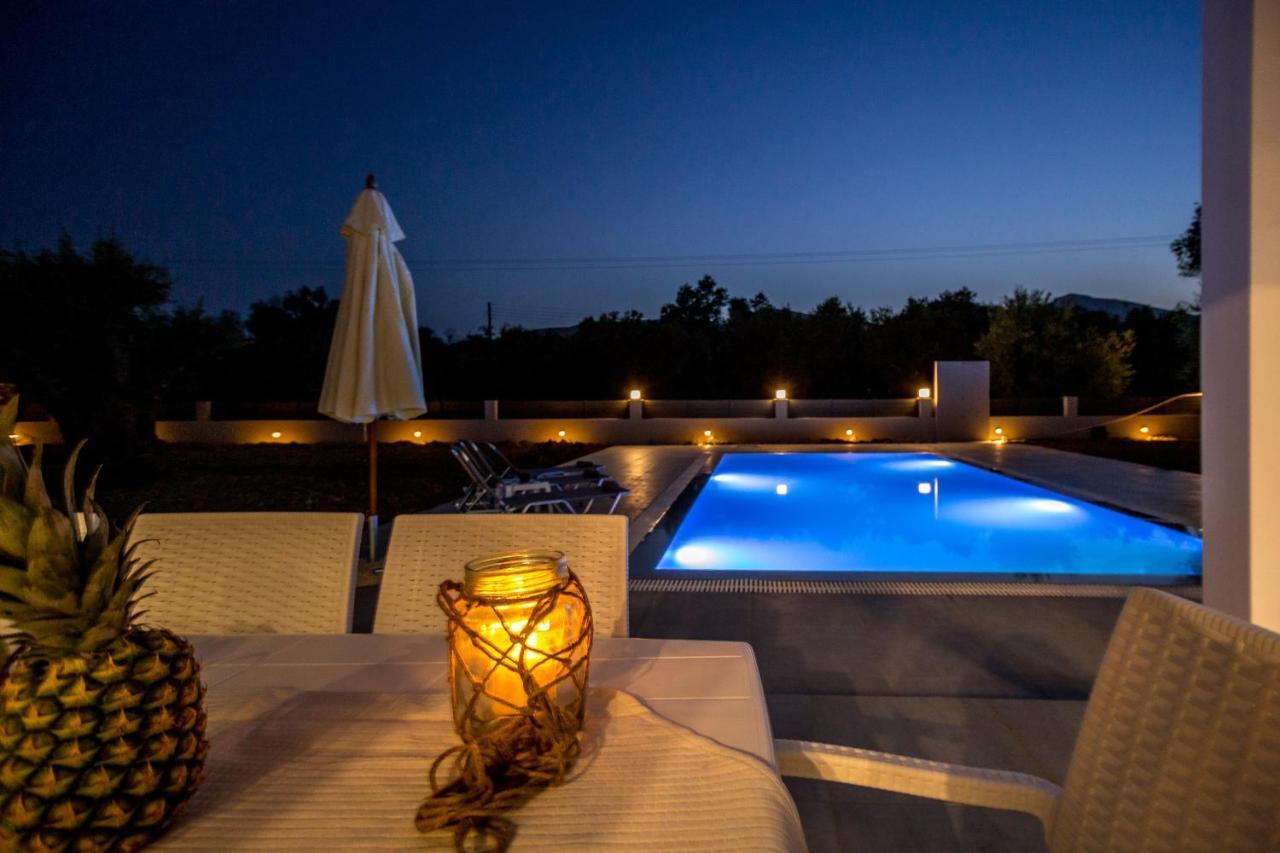 Villa Boviana With Private Swimming PoolAgios Sostis  エクステリア 写真