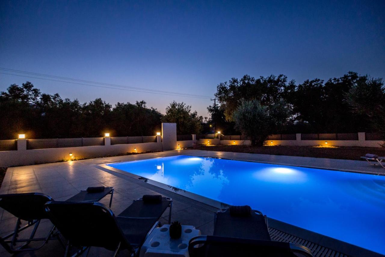 Villa Boviana With Private Swimming PoolAgios Sostis  エクステリア 写真