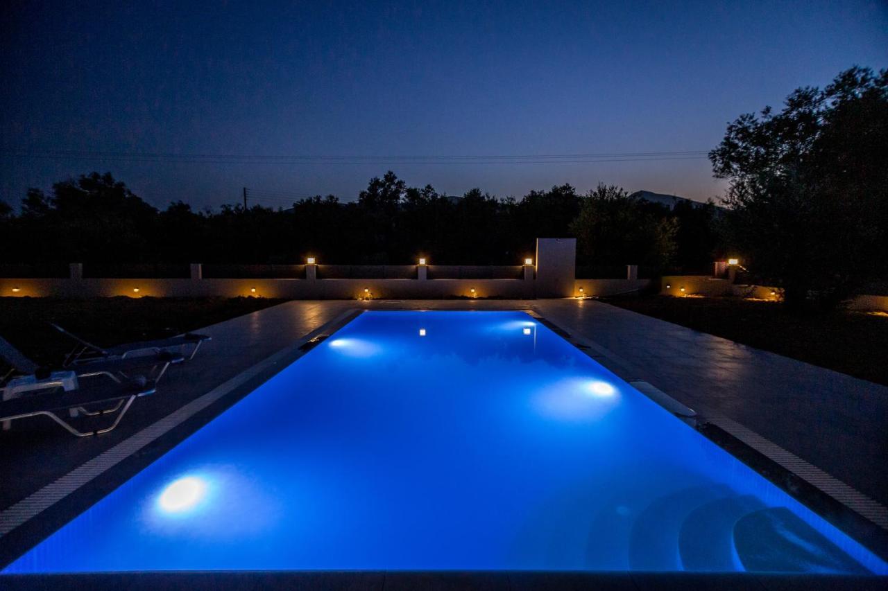 Villa Boviana With Private Swimming PoolAgios Sostis  エクステリア 写真