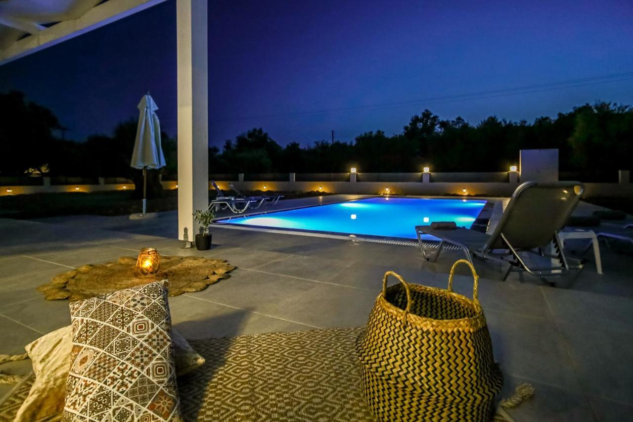 Villa Boviana With Private Swimming PoolAgios Sostis  エクステリア 写真